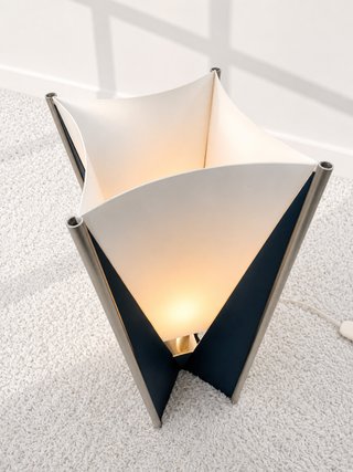 LÁMPARA DE MESA "STYLE". SAMUEL PARKER. 80s
