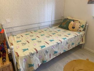 Estructura cama + un colchón de 90