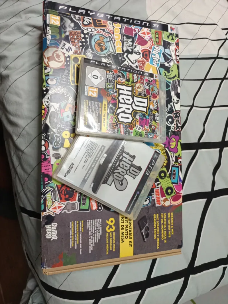 Imagen de DJ Hero 1 y 2 + Plato Turntable PS3