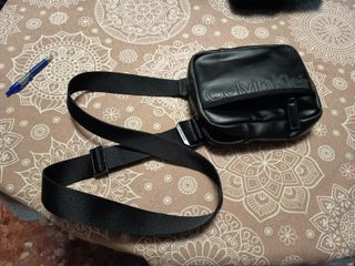 Bandolera Calvin Klein Negra