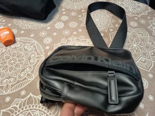 Bandolera Calvin Klein Negra