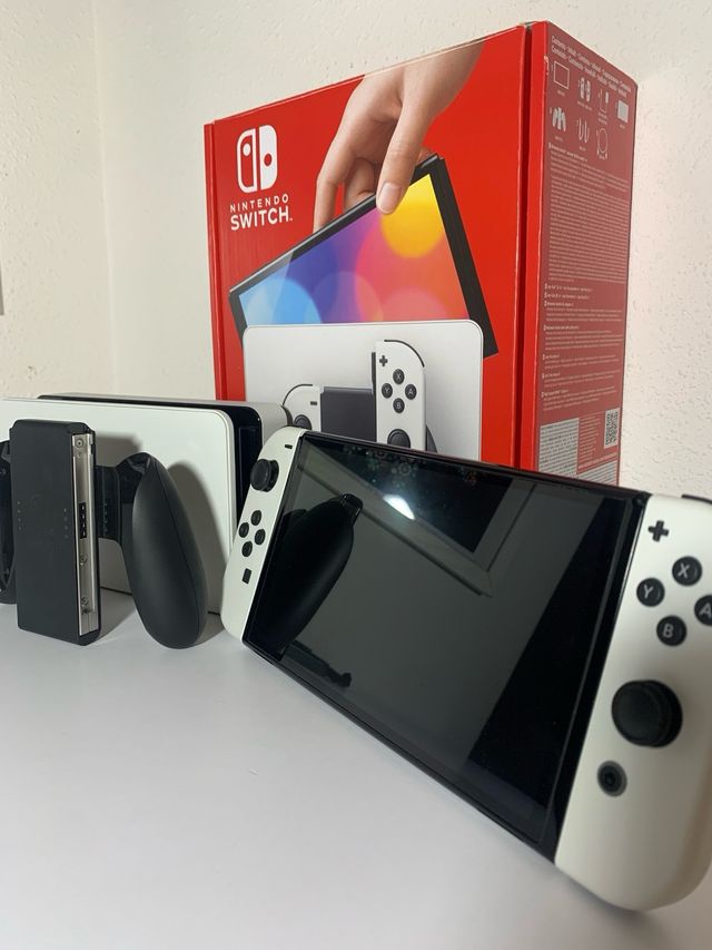 Nintendo Switch OLED + Accesorios