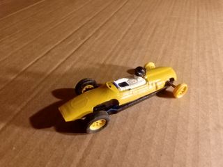 Coche Scalextric Cooper Amarillo