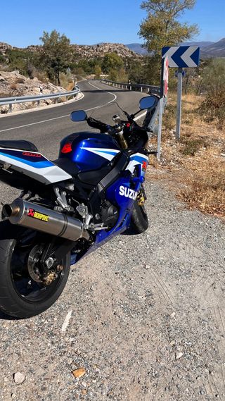 Suzuki GSX-R600 K5 Impecable
