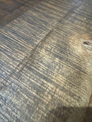 Mesa de madera y metal