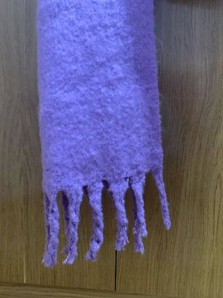 Bufanda morada suave