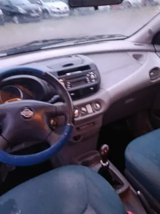 Nissan Almera 2002