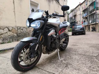Triumph Street Triple 765 R 14500Km