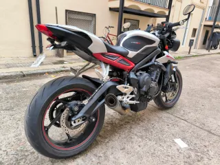 Triumph Street Triple 765 R 14500Km