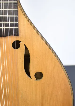 Laúd Ribot y Alcañiz