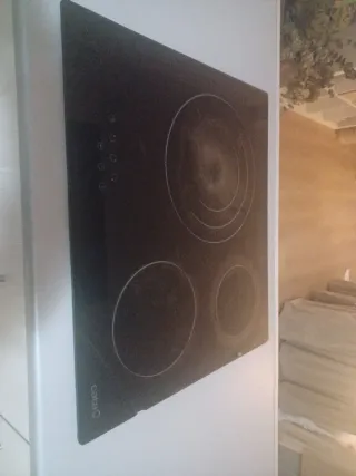 Placa vitrocerámica Cata..funciona perfectamente.