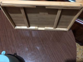 Bandeja de madera con asas