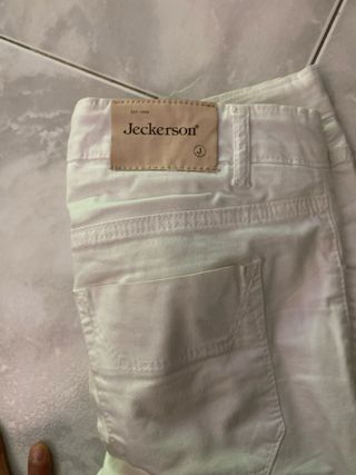 Bermuda Jeckerson Bianca