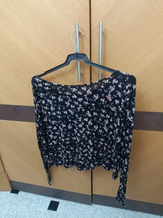 Camiseta Gina Tricot floral XS