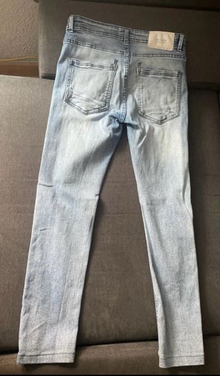 Pantalones vaqueros Bershka pitillo rotos Talla S