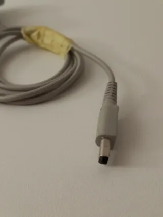 Cargador Nintendo 3DS Gris. No original.