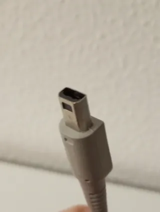 Cargador Nintendo 3DS Gris. No original.