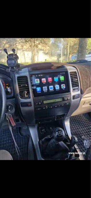 radios//pantallas//accesorios