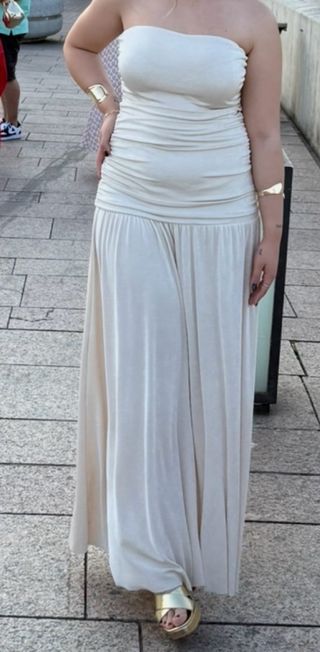 Vestido largo beige sin tirantes