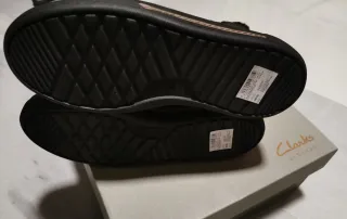 OFERTA Botiness Clark con plataforma negros.