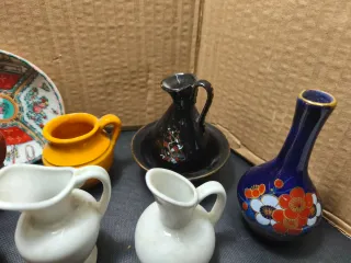 Set di miniature in porcellana e argilla