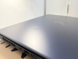 Portátil Aorus 16X Negro/Morado