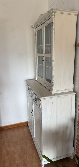 Alacena antigua restaurada