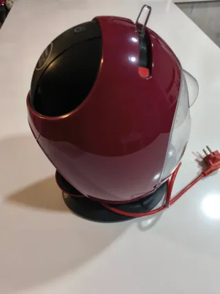 Cafetera Dolce Gusto Roja