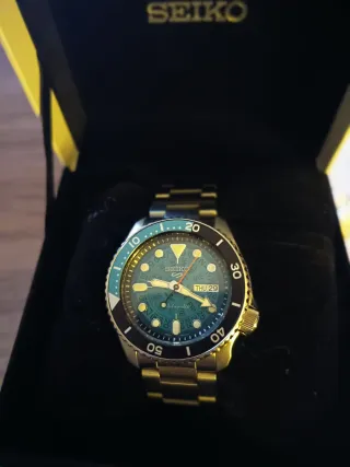 Reloj Seiko Azul y Plateado