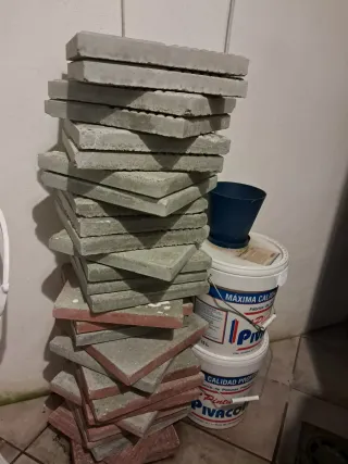 Lote de Losas de Cemento 30x30 Gris y Rojas