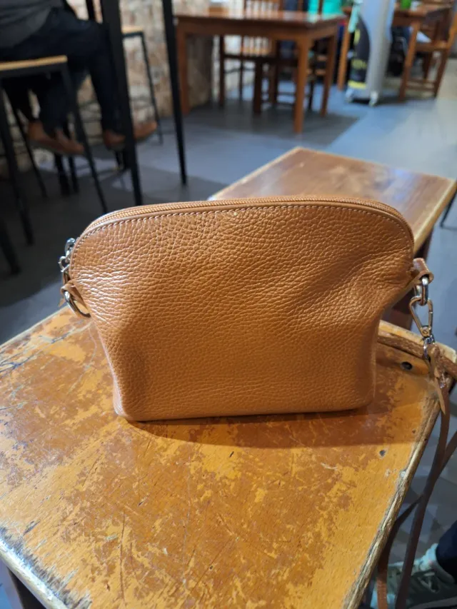 Bolso de piel marrón de Ubrique