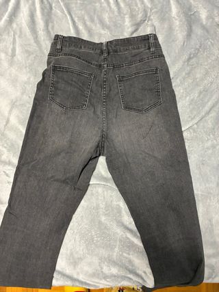 Pantalones vaqueros grises