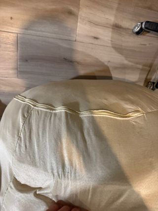 Puff pera tela color crema