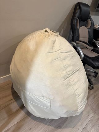 Puff pera tela color crema