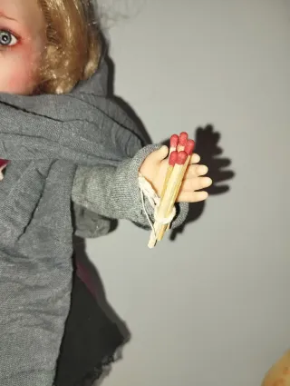 Muñeca Paola Reina Customizadadel cuento la cerill