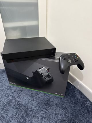 Xbox One X 1TB Negra Como Nueva