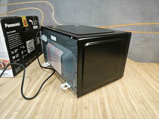 Horno Microondas Panasonic 24L NN-K36NBMEPG