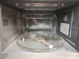 Horno Microondas Panasonic 24L NN-K36NBMEPG