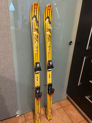 Esquís K2 Dynastar amarillos