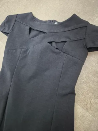 Vestito nero elegante con cut-out. Tg. 42