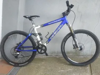 Bicicleta de montaña kona M mejorada f.hidraulicos