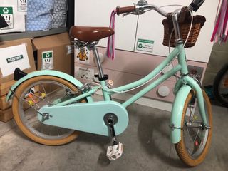 Bicicleta Bobbin Mint con Cesta y ruedines de 16”