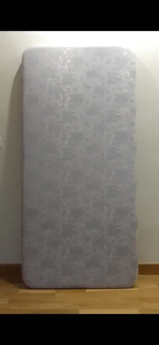 Somier tapizado 90x190 con patas