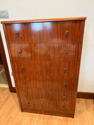 armario , cómoda ,  2 mesillas y cabecero