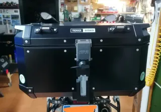 Baúl Moto Givi Trekker 56L Negro