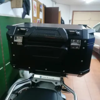 Baúl Moto Givi Trekker 56L Negro