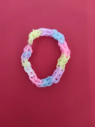 Pulsera multicolor para ayuda contra el cáncer