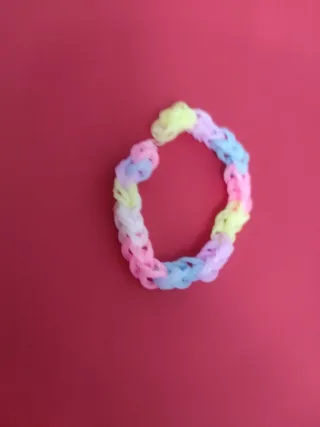 Pulsera multicolor para ayuda contra el cáncer