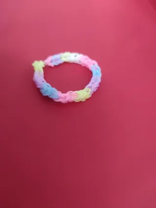 Pulsera multicolor para ayuda contra el cáncer
