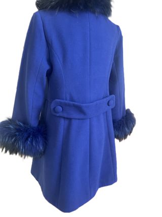 Chaquetón azul Conchita Sanz con pelo